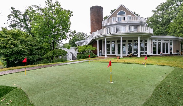 Waterfront pier, putting green just minutes from downtown Annapolis