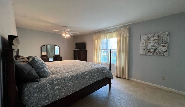 Waterfront - pier & acreage to run & play. Pet friendly Oct/Nov dates open!