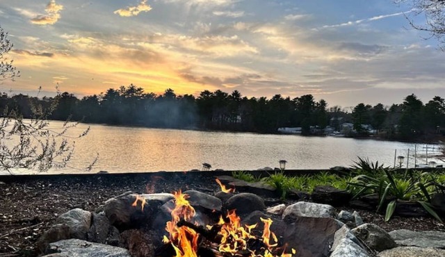 Waterfront Pond House – Private & Peaceful Getaway