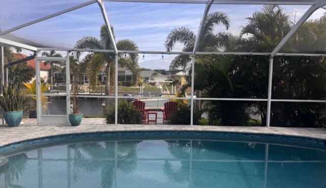 Waterfront pool home-Walking distance to all of Punta Gorda's beauty