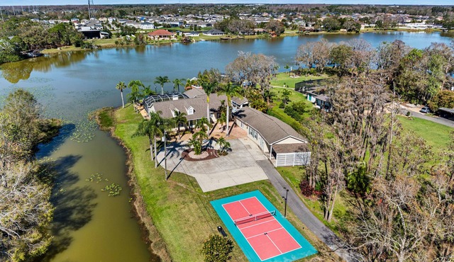 Waterfront * Pool * Pickleball * Basket *Sleeps 18