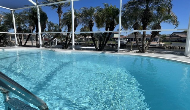Waterfront, Pool, Dock,Local Boat Rental for Islands, Golf, Beaches 1K/2Q/2