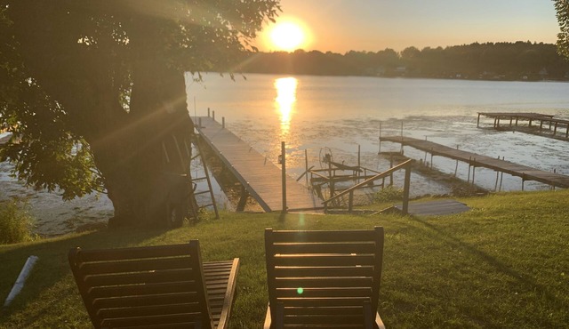 Waterfront Port Bay Cottage with Private Dock