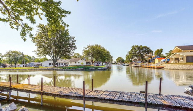 Waterfront Port Clinton Cottage: 5 Mi to Lake Erie
