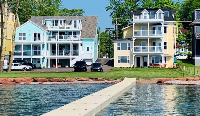 Waterfront Posh King Studio Suite Downtown Ch'town