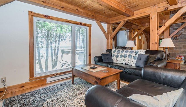 Waterfront post-&-beam: hot tub & stargaze tower