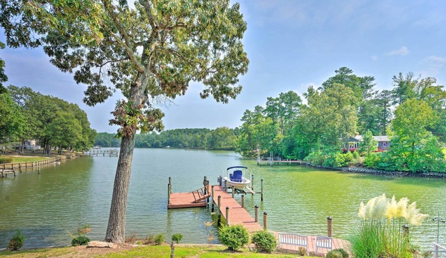 Waterfront Potomac River Gem w/ Kayaks & Dock!