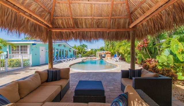 Waterfront & Privacy, Heated Pool HotTub & waterfall, 60' Dock TikiHut, pets ok