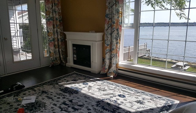 Waterfront, private balcony, king suite, private entrance, center of St. Andrews