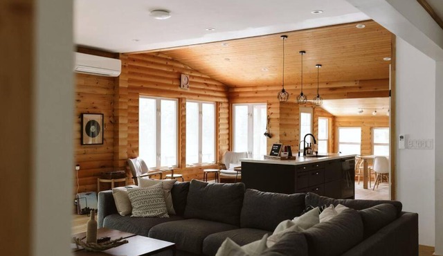 Waterfront private cottage on Koshlong Lake