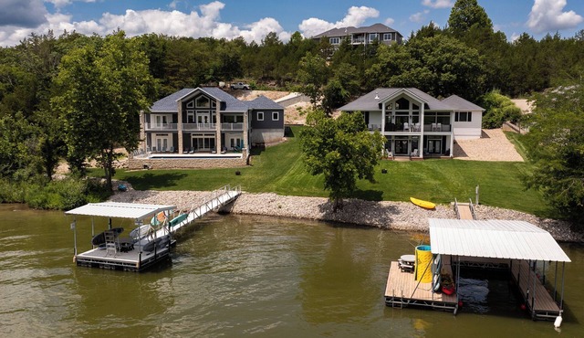 Waterfront & private pool (in old kinderhook golf resort)