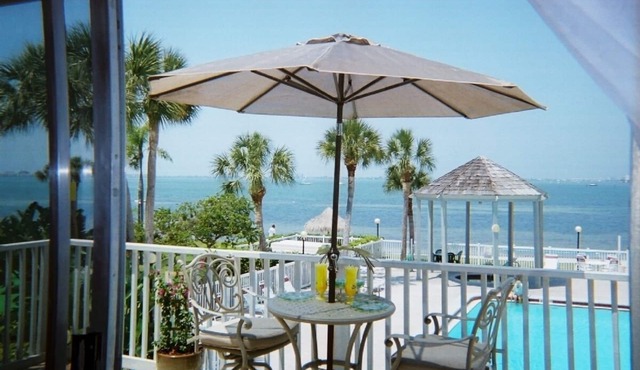 Waterfront, Private Beach, Dolphins. Flex dates.