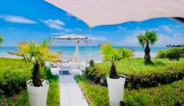 "Waterfront property facing Glénan Islands"