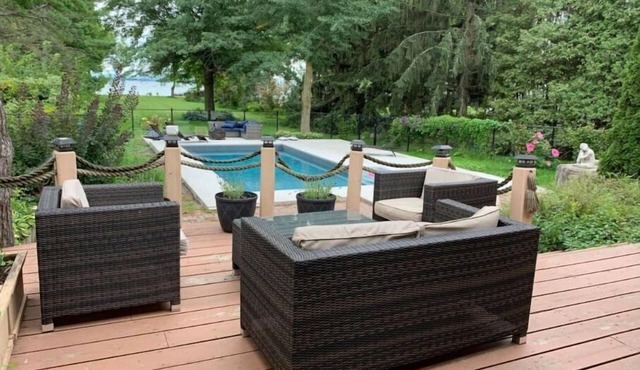 Waterfront Property - Private Pool