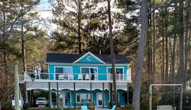 Waterfront property with long pier. Pet friendly, family friendly