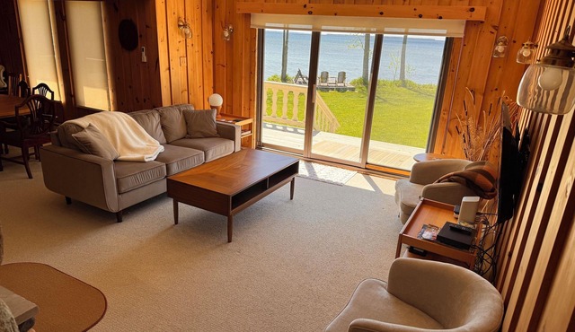 Waterfront & Pvt Beach 120’Shoreline: SHALLOW/Sandy: Perfect for Little Kids!