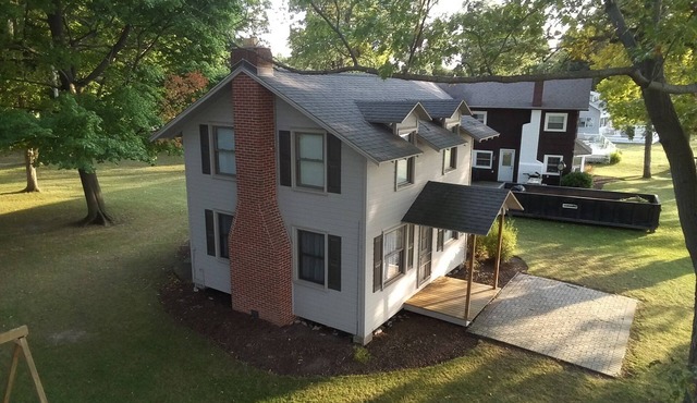 Waterfront Quaint 3 bed cottage that sleeps 6