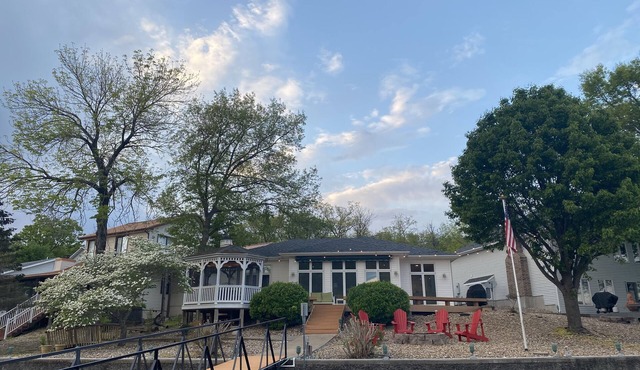 Waterfront, quiet cove location with main channel views. Perfect for families!