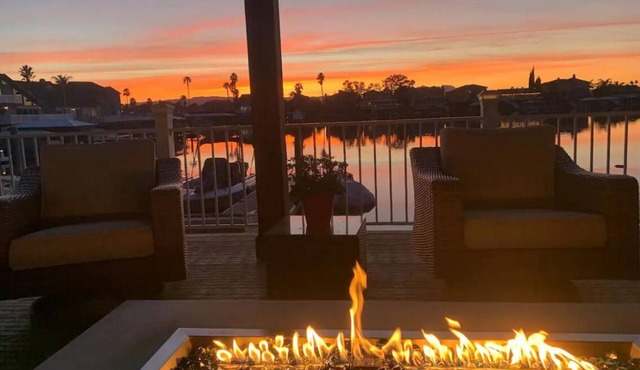 Waterfront Remodeled House close to FAST Water