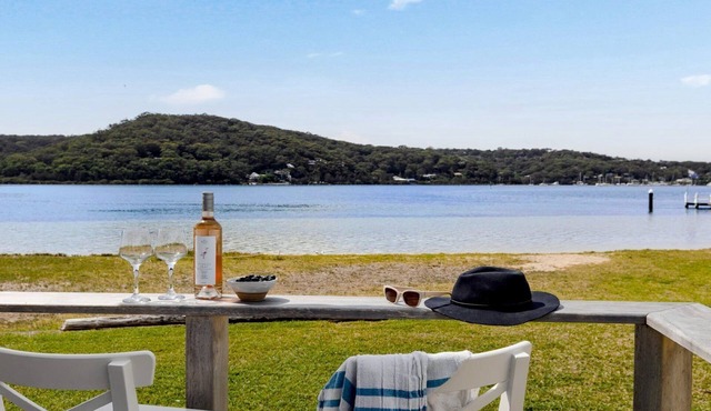 Waterfront, renovated, walk to Ettalong