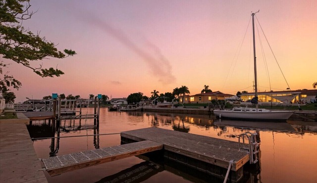Waterfront Retreat W/Floating Dock & Kayaks
