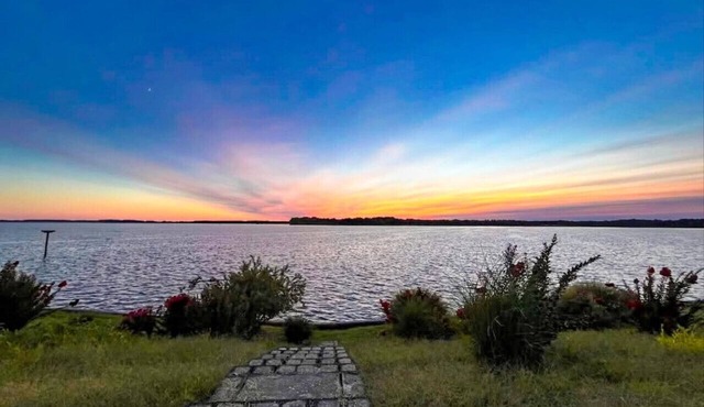 Waterfront Retreat | New Private Pier | Remodeled | Epic Sunset Views