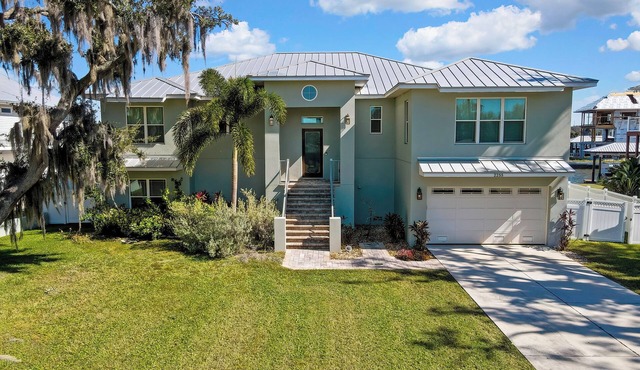 Waterfront retreat at Watersedge Cay