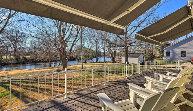 Waterfront Retreat < 4 Mi to Dtwn Cambridge!