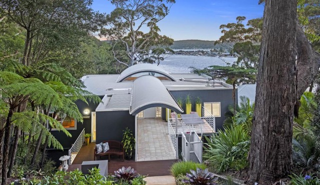 Waterfront Retreat at Daleys Point