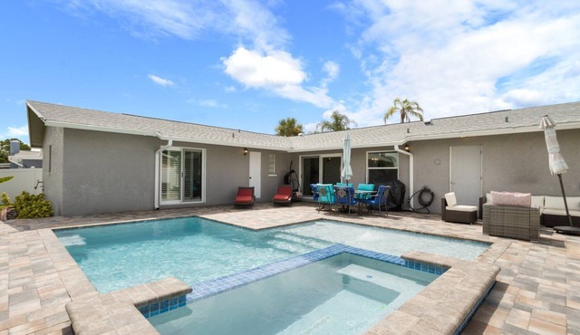 Waterfront Retreat in the Heart of Tampa. Close to TPA, RayJay and Steinbrenner