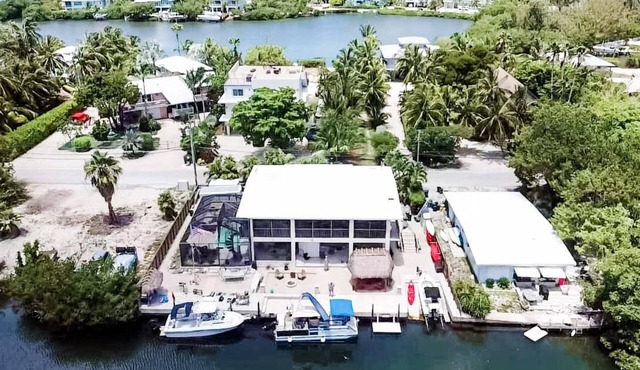 Waterfront Retreat in Key Largo 90' deep water dock
