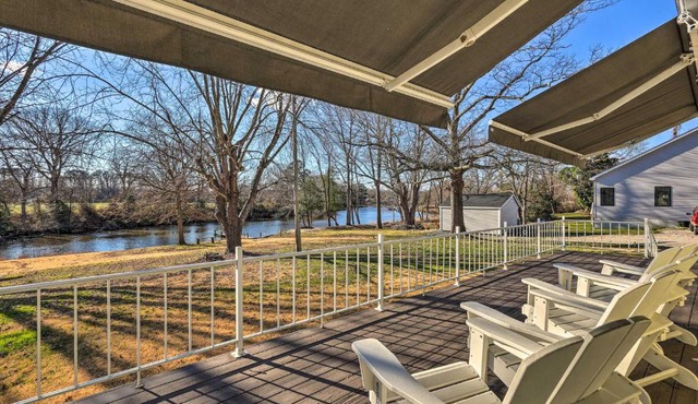 Waterfront Retreat Less Than 4 Mi to Dtwn Cambridge!