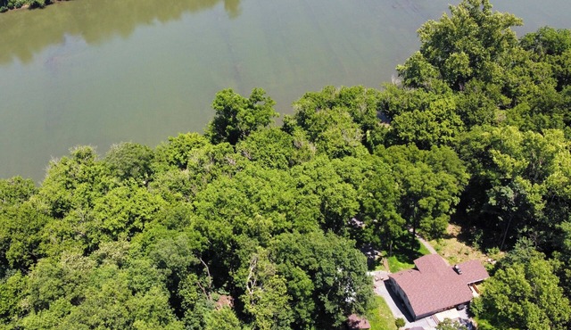 Waterfront Retreat on the Shenandoah River 7 miles from National Park