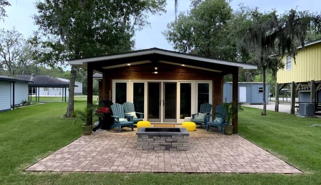 WATERFRONT Retreat on the San Bernard River | Fishing Pier&Boat Slip | Sleeps 12