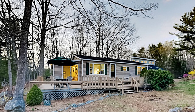 Waterfront Retreat on Maine’s Coast | Pet-Friendly | Private + Guest Suite
