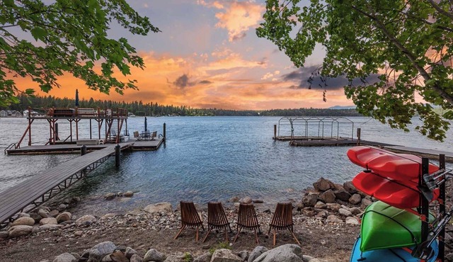 Waterfront Retreat | Kayaks | Beach & Elevated Lakeview Deck