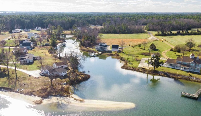 Waterfront Retreat w/Hot Tub, Game Room, Kayaks, 2 Kings, + more!