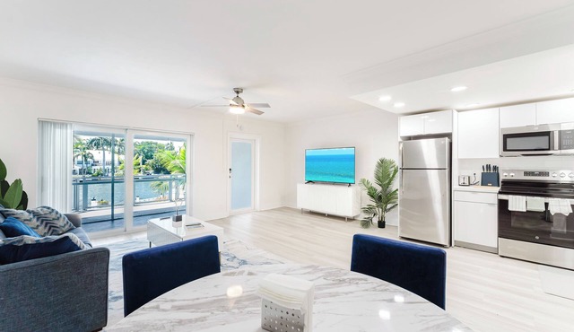 Waterfront Retreat—Views, Pool, Hot Tub, Gym Walk to Beach & Boca Resort!