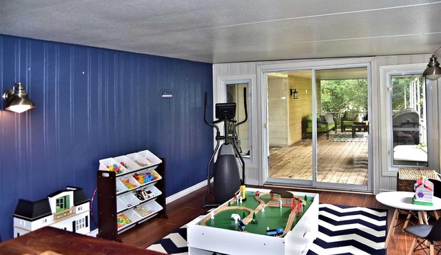 Waterfront Retreat with all the Amenities of home-2 Kings Beds