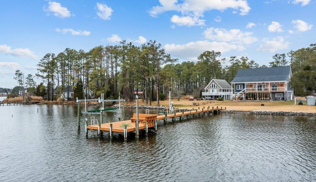 Waterfront Retreat w Dock, Boat Access, Parking, Kayaks, Firepit, Grill