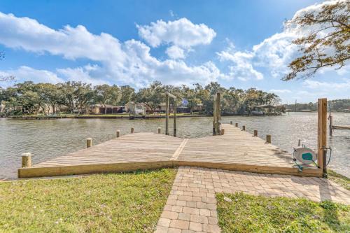 Waterfront Retreat w/Outdoor Oasis in Pensacola