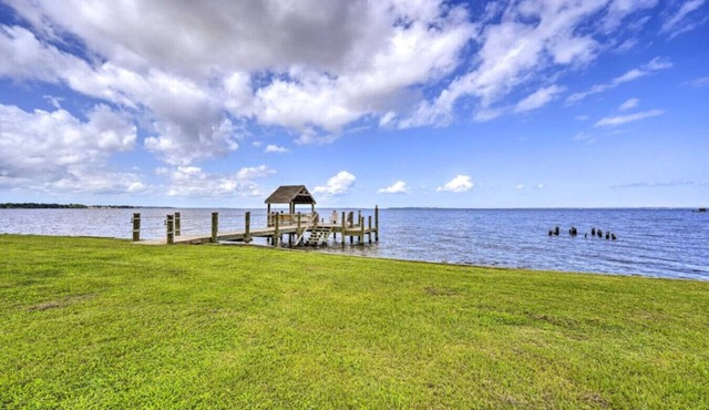 Waterfront Retreat w/Pier, Game Room & Fire Pit