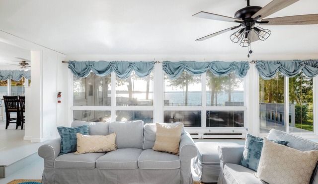 Waterfront Rice Lake Sunset w/Hot Tub