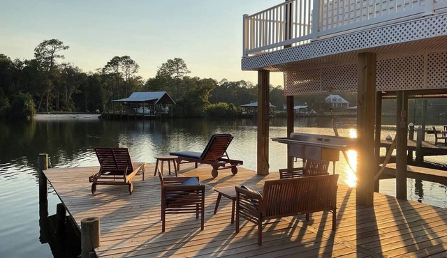 Waterfront River House w/Dock, Boathouse & Lift
