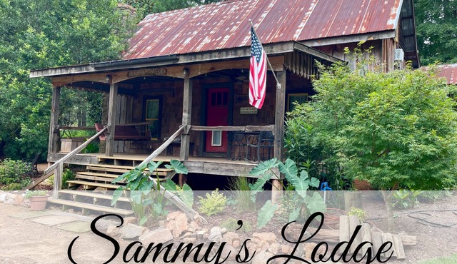 Waterfront Rustic Country Cabin Retreat-Dog's Welcome!