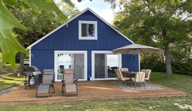 Waterfront Sand Point Cottage on Wild Fowl Bay Caseville MI - Dogs Welcomed