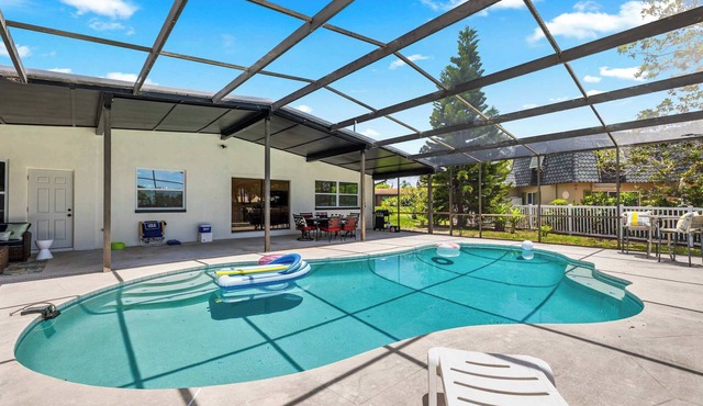 Waterfront, Screened Lanai, Pool, King Beds, BBQ