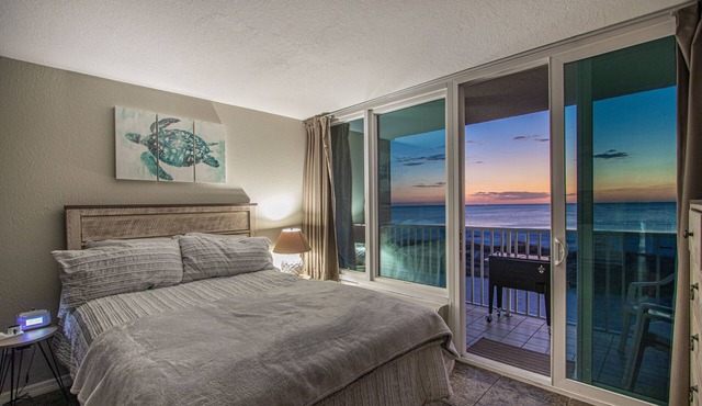 Waterfront Sea Turtle Studio Cozy & Scenic