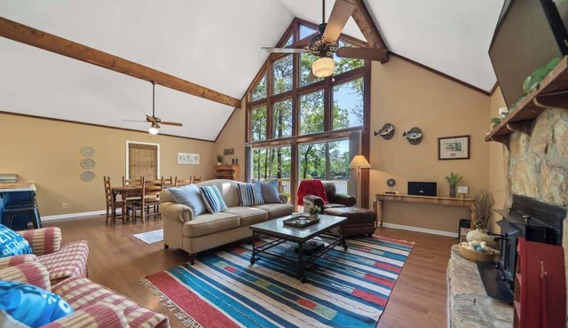 Waterfront, Sleeps 6, Swimming, Fishing, + MORE!