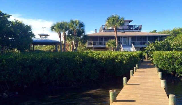 Waterfront Sleeps 8 on the bay Beach-to-Bay private land; Dock-Wildlife-Secluded
